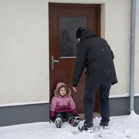I RODE 400 MILES THROUGH A BLIZZARD TO SURPRISE MY FAMILY. I FOUND MY 4-YEAR-OLD DAUGHTER TURNING BLUE ON THE PORCH WHILE MY WIFE WAS “BUSY” WITH ANOTHER MAN INSIDE. I KICKED THE DOOR OFF ITS HINGES—AND I DON’T REGRET A THING.