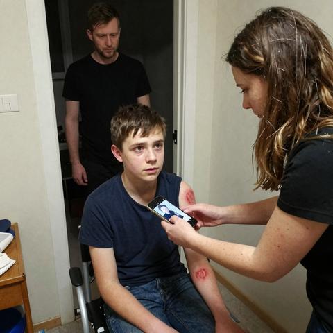 I Was Treating The 7-Year-Old Boy A Stray Dog Had Supposedly “Attacked” At Recess… But When I Finally Lifted His Bloodied Sleeve, I Immediately Locked The Nurse’s Office Door And Quietly Dialed 911. – storyteller